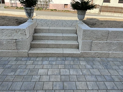 Trockenmauer aus Naturstein